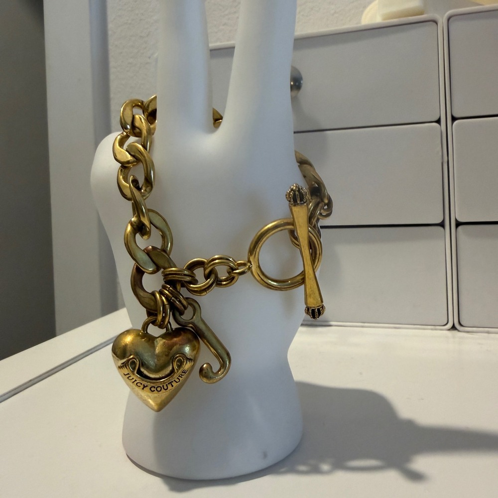 Vintage Juicy Couture Gold Tone Heart Padlock Toggle Charm Bracelet Y2K